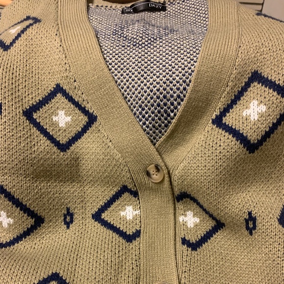 Dazy Oversize V-neck Vest EUC - Picture 3 of 8